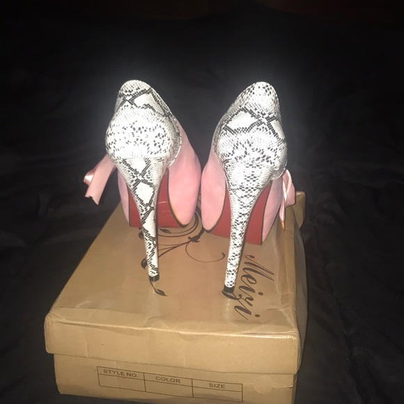 Shoes - Picture 2 of 2
